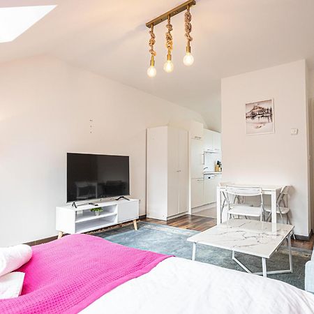 Airy Attic Apt.: Stylish Studio At Penzing Area Vienna Exterior photo