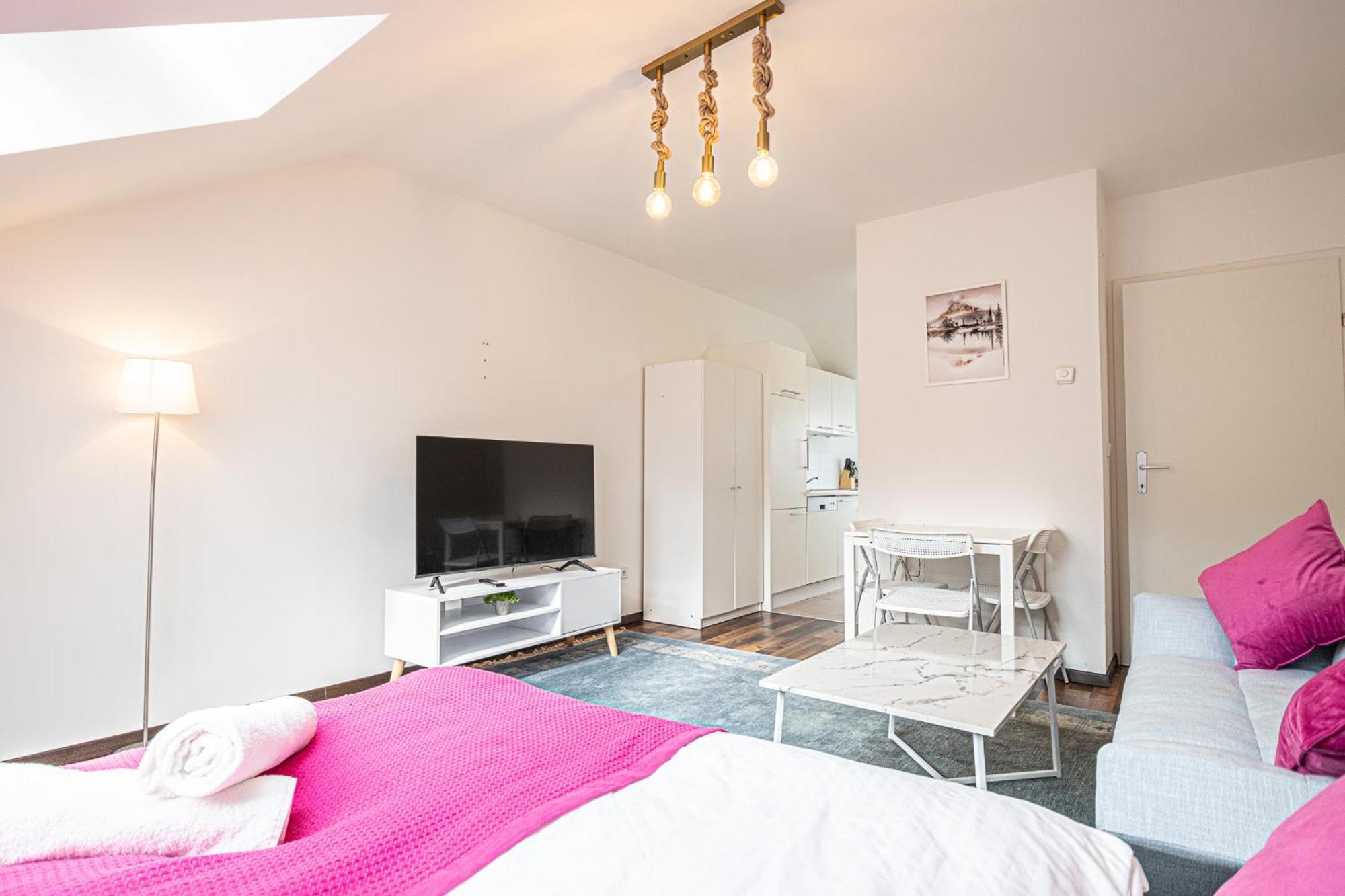 Airy Attic Apt.: Stylish Studio At Penzing Area Vienna Exterior photo