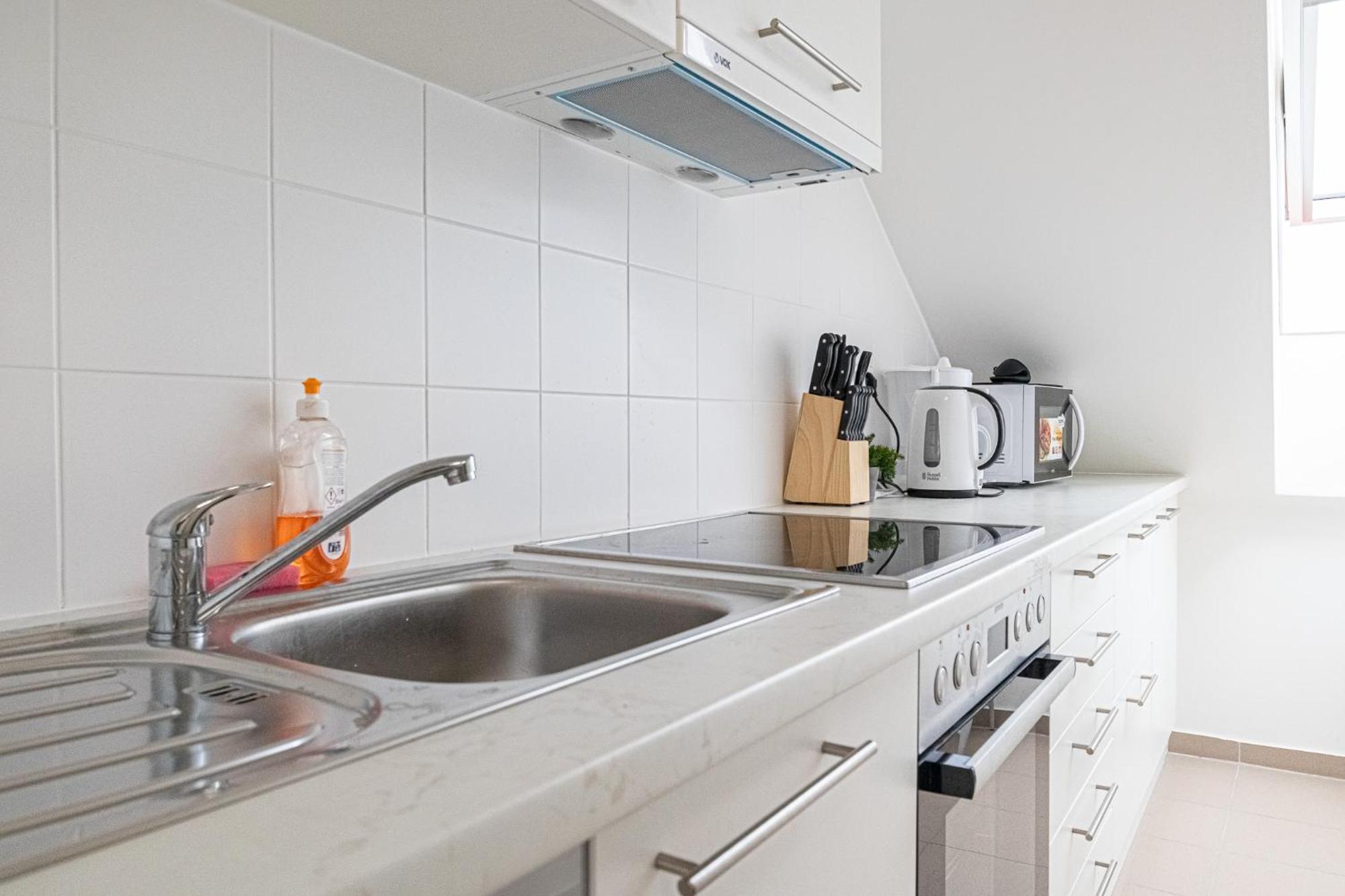 Airy Attic Apt.: Stylish Studio At Penzing Area Vienna Exterior photo