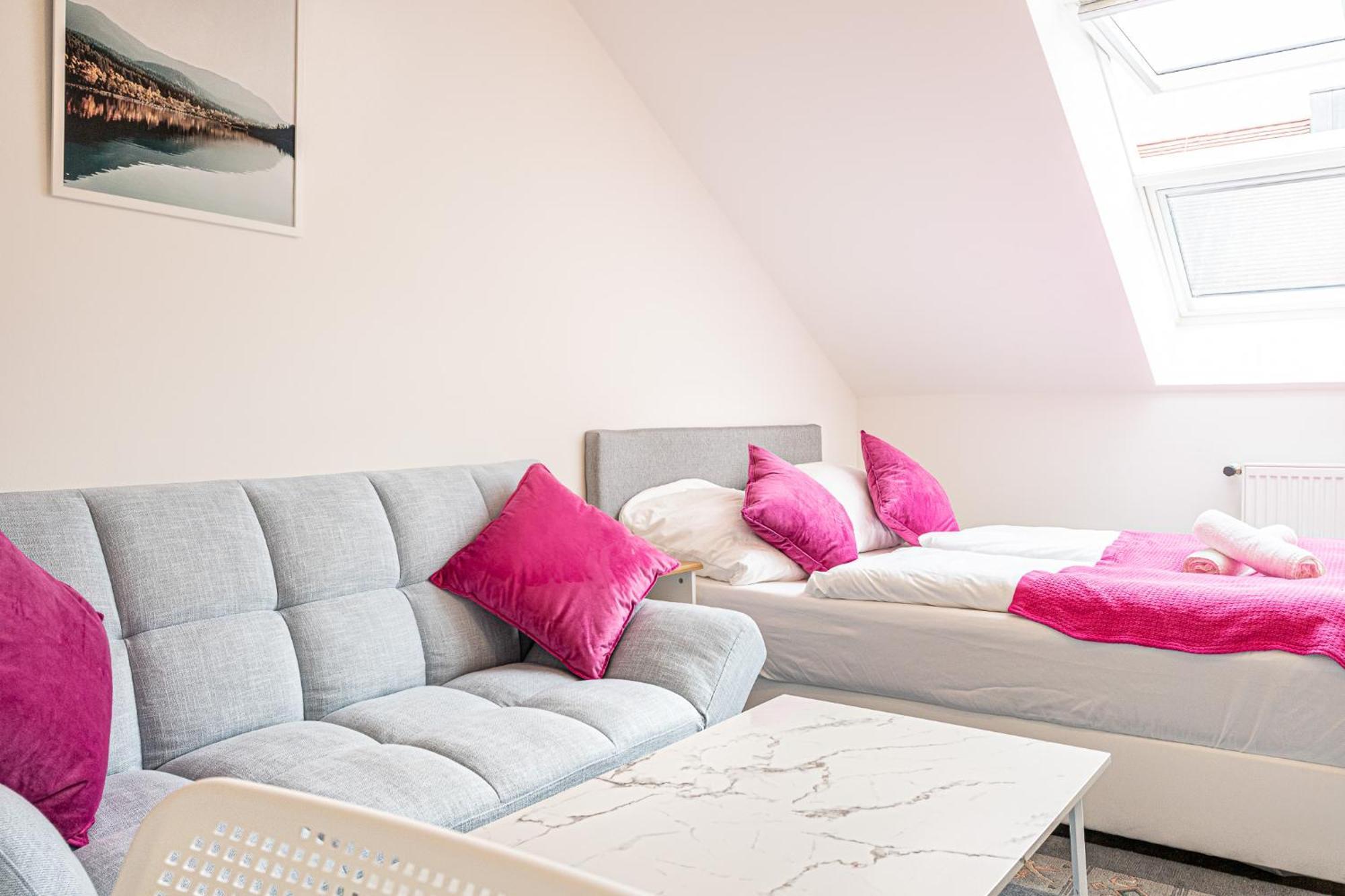Airy Attic Apt.: Stylish Studio At Penzing Area Vienna Exterior photo