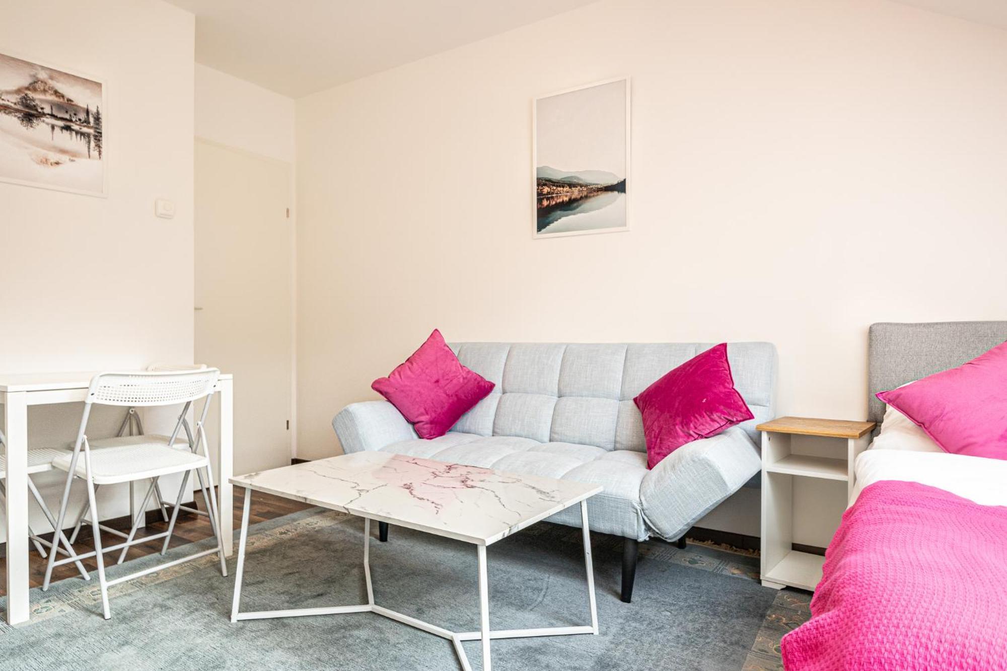 Airy Attic Apt.: Stylish Studio At Penzing Area Vienna Exterior photo