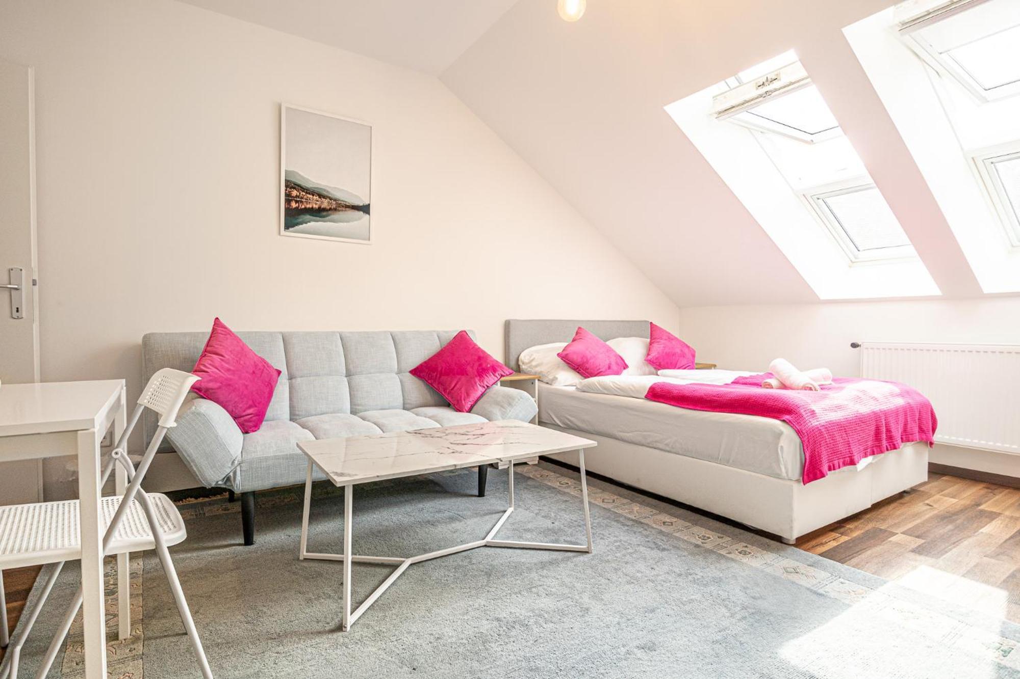 Airy Attic Apt.: Stylish Studio At Penzing Area Vienna Exterior photo